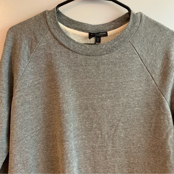 NWT Black Orchid Grey Ruffled Raw Hem Pullover Sweatshirt Size M - Picture 4 of 13